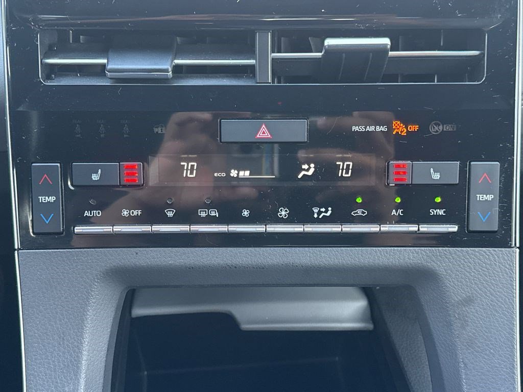 Used 2020 Toyota Avalon XLE image 30