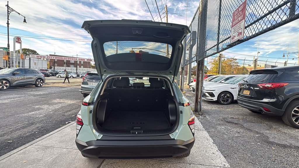 Used 2024 Hyundai Kona SEL AWD/4WD image 31