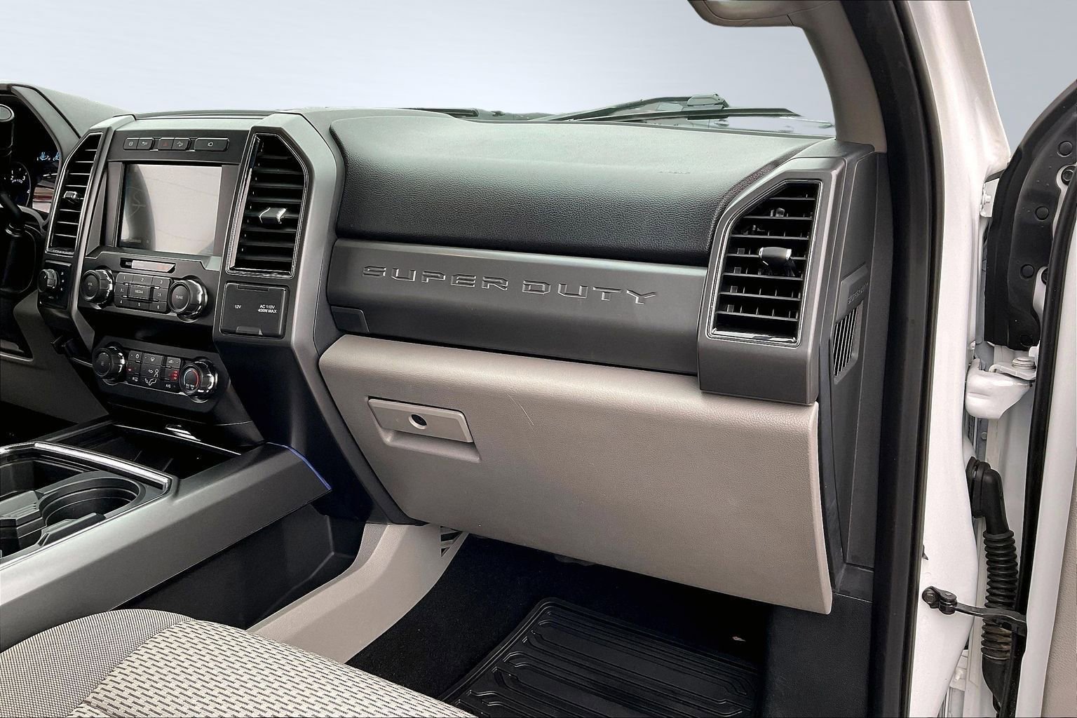 Used 2019 Ford F250 XLT w/ XLT Premium Package image 15