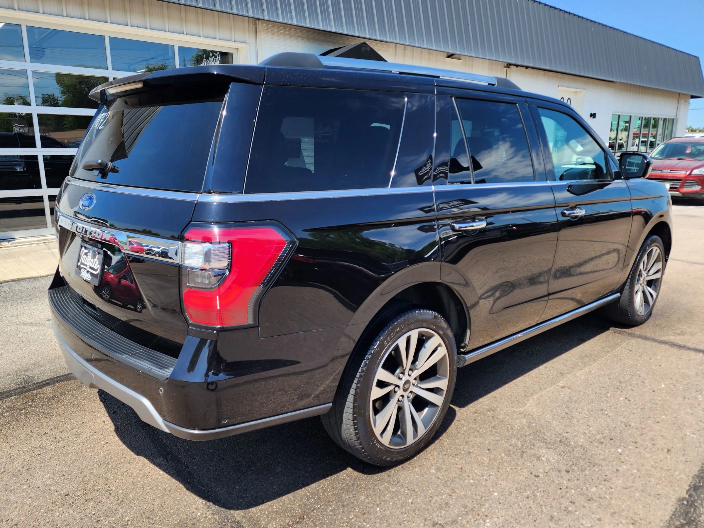 Used 2021 Ford Expedition Limited image 7