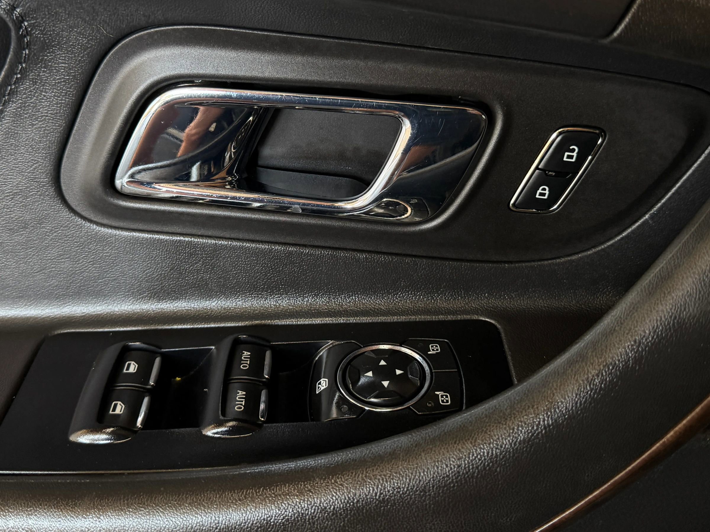 Used 2013 Ford Taurus Limited FWD image 12