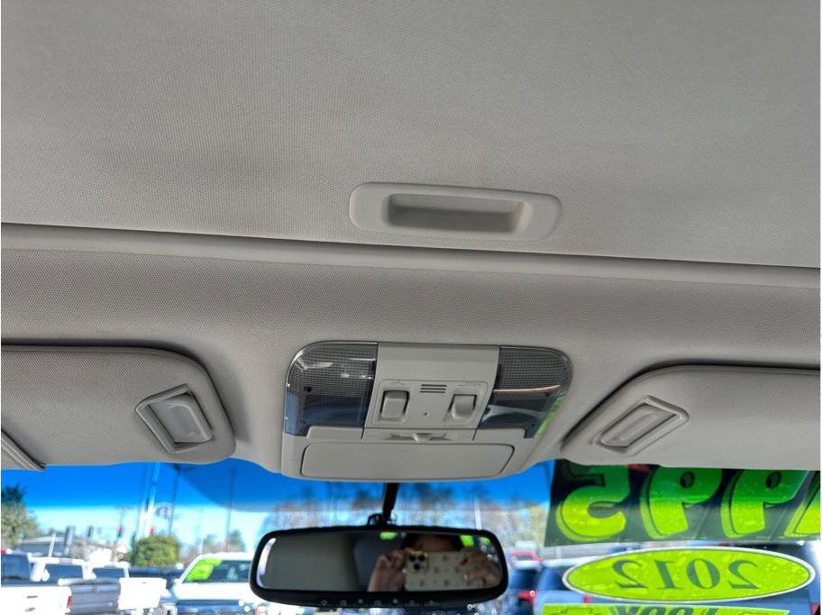 Used 2012 Subaru Outback 3.6R Limited w/ Moonroof Pkg image 19