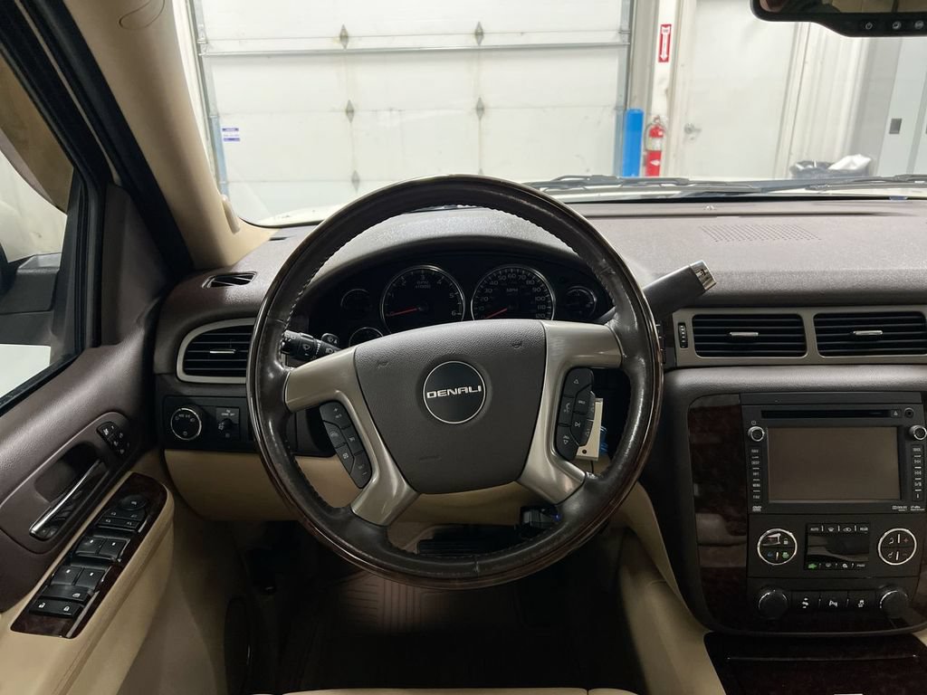 Used 2013 GMC Yukon Denali AWD/4WD image 11