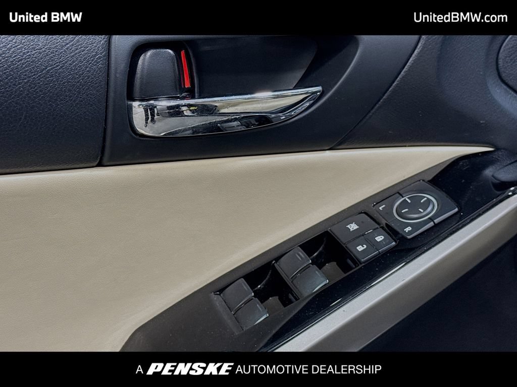Used 2016 Lexus IS 200t RWD image 3