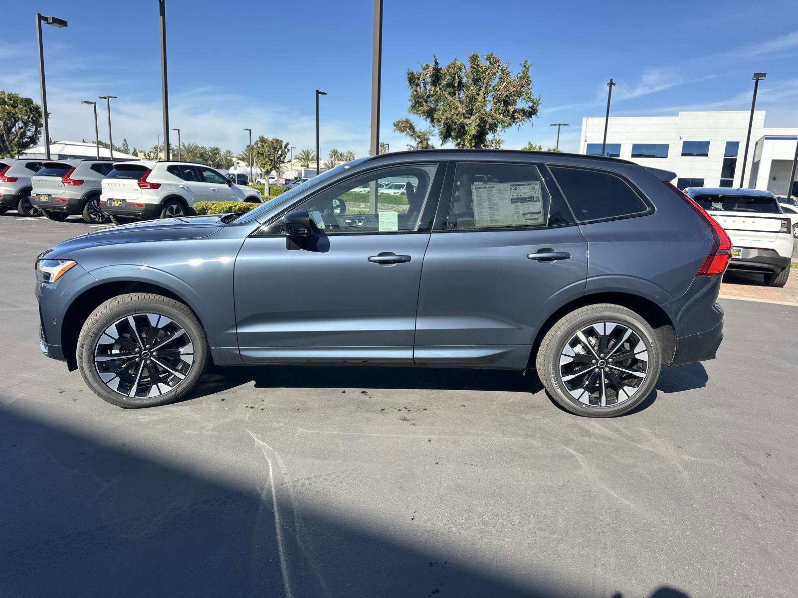 New 2026 Volvo XC60 B5 Plus w/ Climate Package AWD/4WD image 4