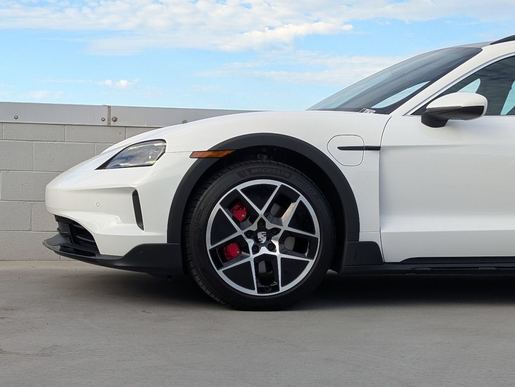 Certified 2025 Porsche Taycan 4S AWD/4WD image 9