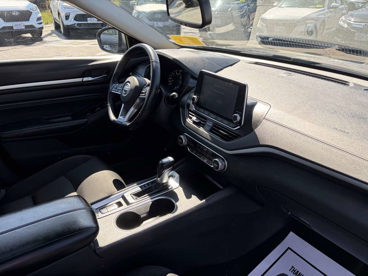 Used 2019 Nissan Altima 2.5 SV FWD image 29