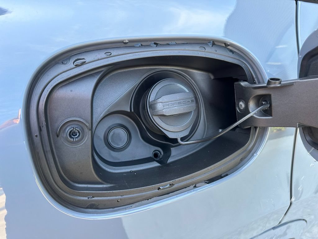 Certified 2026 Porsche Cayenne E-Hybrid Coupe AWD/4WD image 41