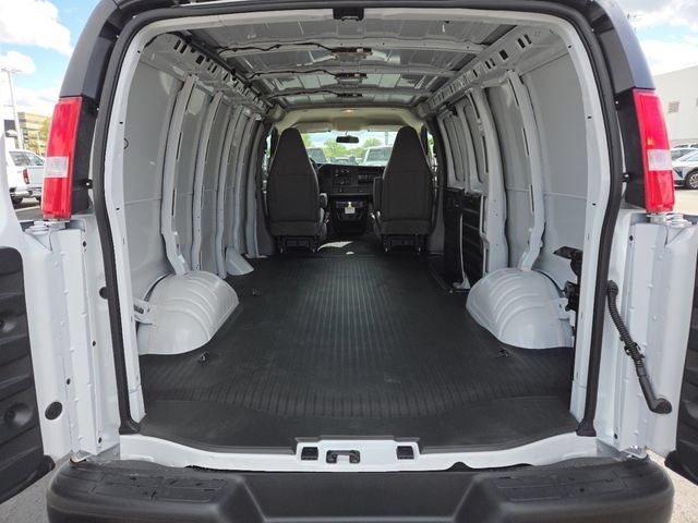 New 2026 Chevrolet Express 2500 w/ Driver Convenience Package RWD image 18