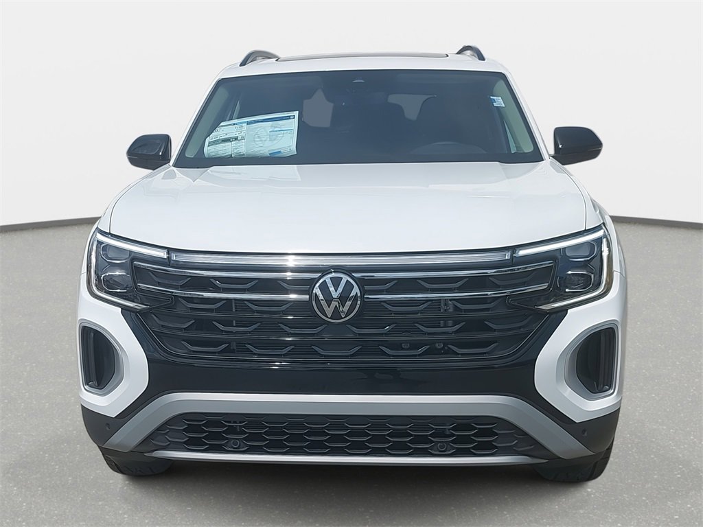 New 2025 Volkswagen Atlas Peak Edition SE image 2
