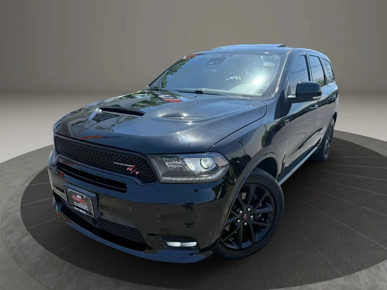 Used 2018 Dodge Durango R/T w/ Technology Group AWD/4WD image 2