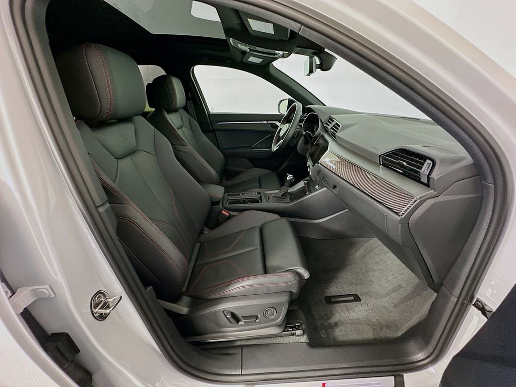 Used 2025 Audi Q3 2.0T Premium Plus w/ Premium Plus Package image 28