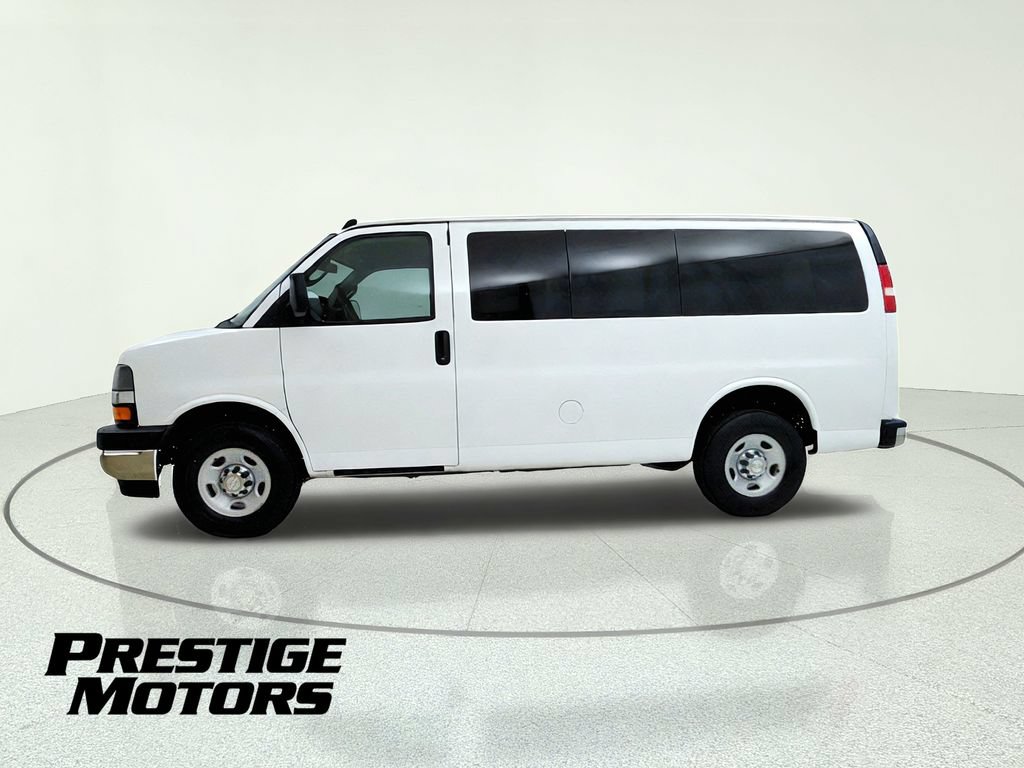 Used 2019 Chevrolet Express 2500 LT w/ LT Preferred Equipment Group RWD image 4