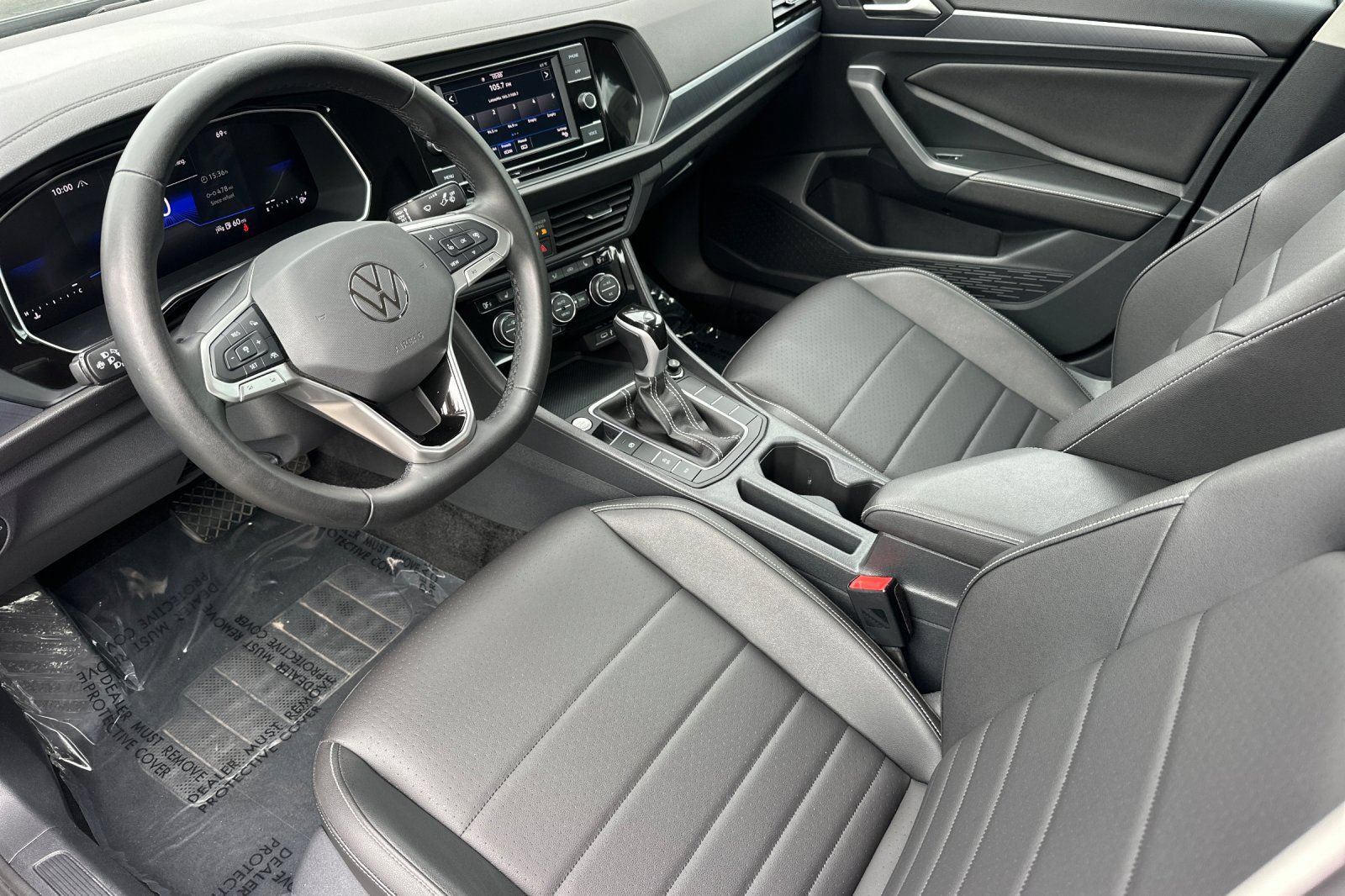 Used 2024 Volkswagen Jetta SE FWD image 10