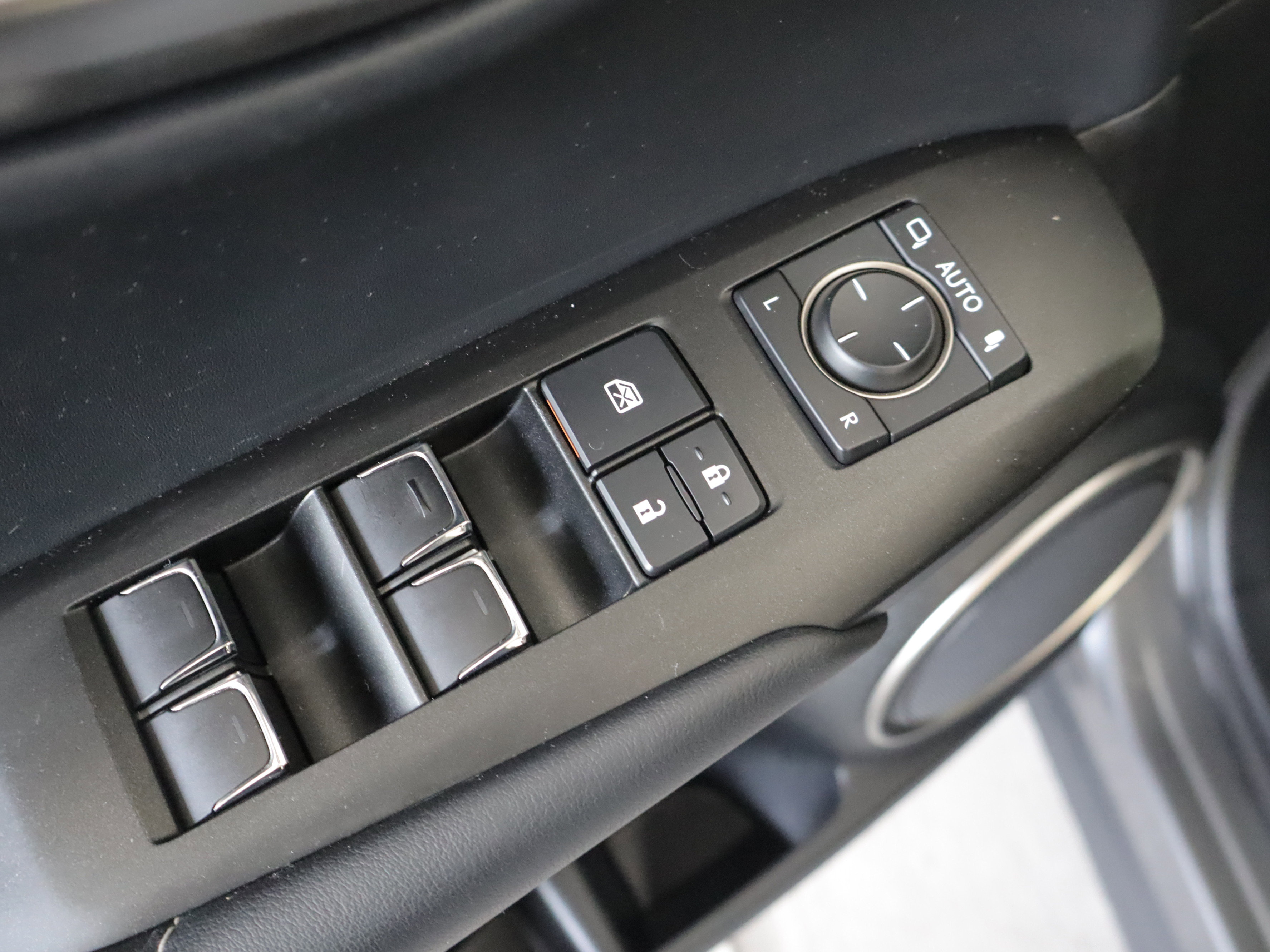 Used 2020 Lexus NX 300h AWD w/ Premium Package image 12