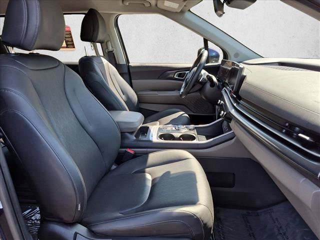 Used 2026 Kia Carnival LXS FWD image 22