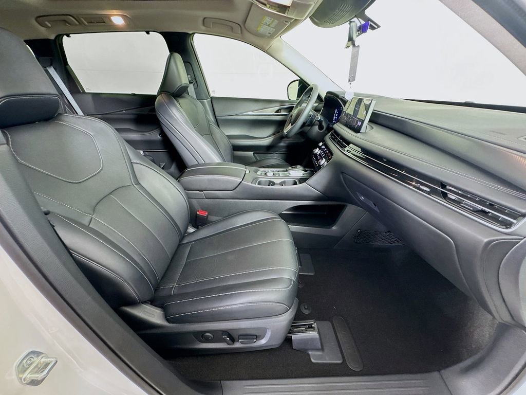 Certified 2024 INFINITI QX60 Luxe w/ Cargo Package image 38