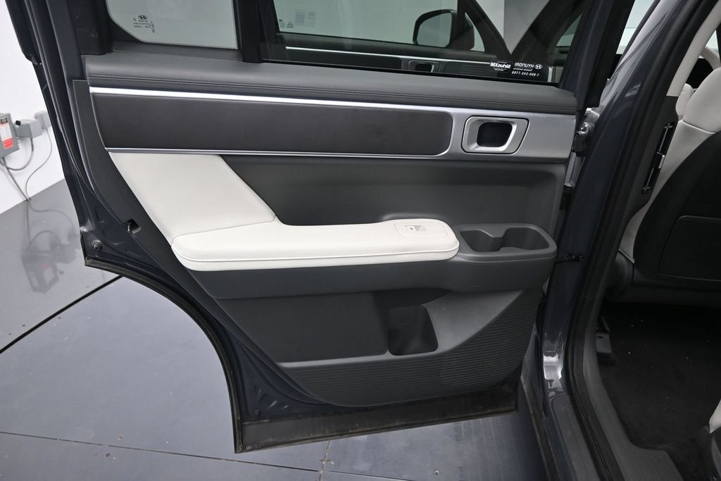 Used 2025 Hyundai Santa Fe SEL FWD image 15