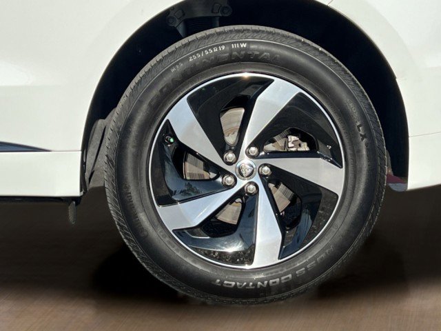 Used 2024 Jaguar F-PACE R-Dynamic S image 13