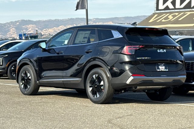 New 2027 Kia Sportage LX FWD image 7