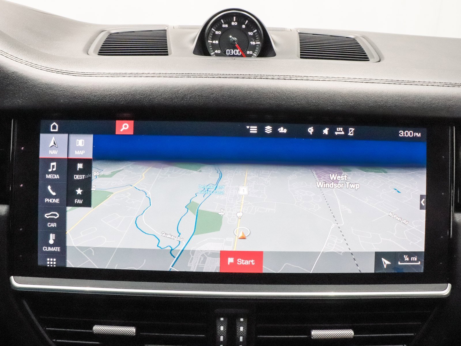 Used 2020 Porsche Cayenne Turbo image 36