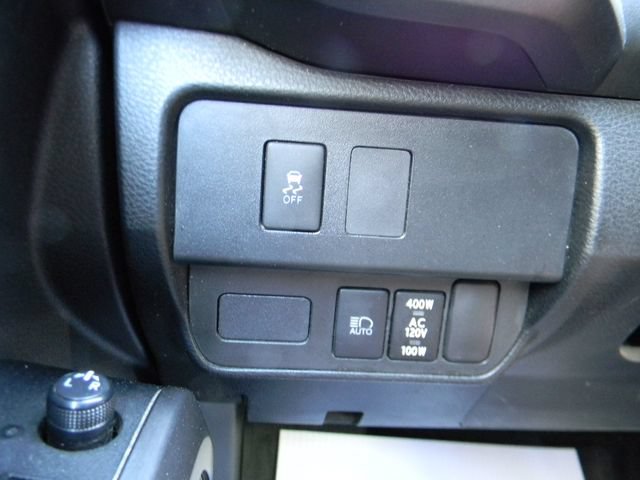 Used 2021 Toyota Tacoma TRD Off-Road w/ Technology Package AWD/4WD image 15