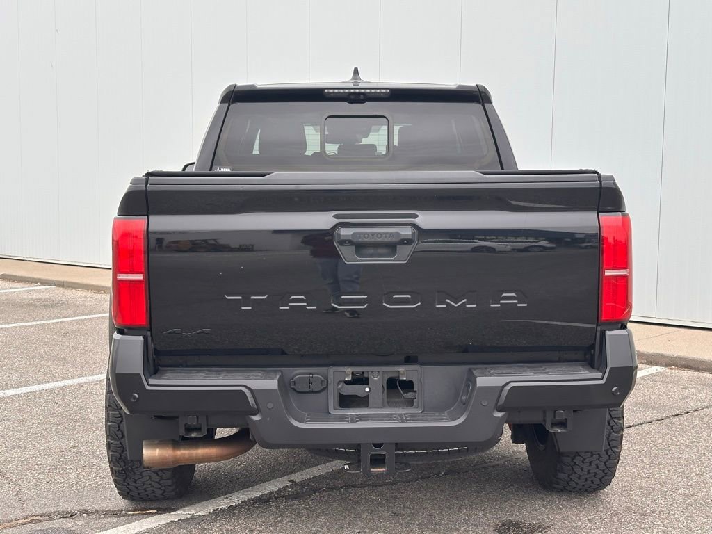 Used 2024 Toyota Tacoma TRD Off-Road w/ TRD Off Road Premium Package AWD/4WD image 4