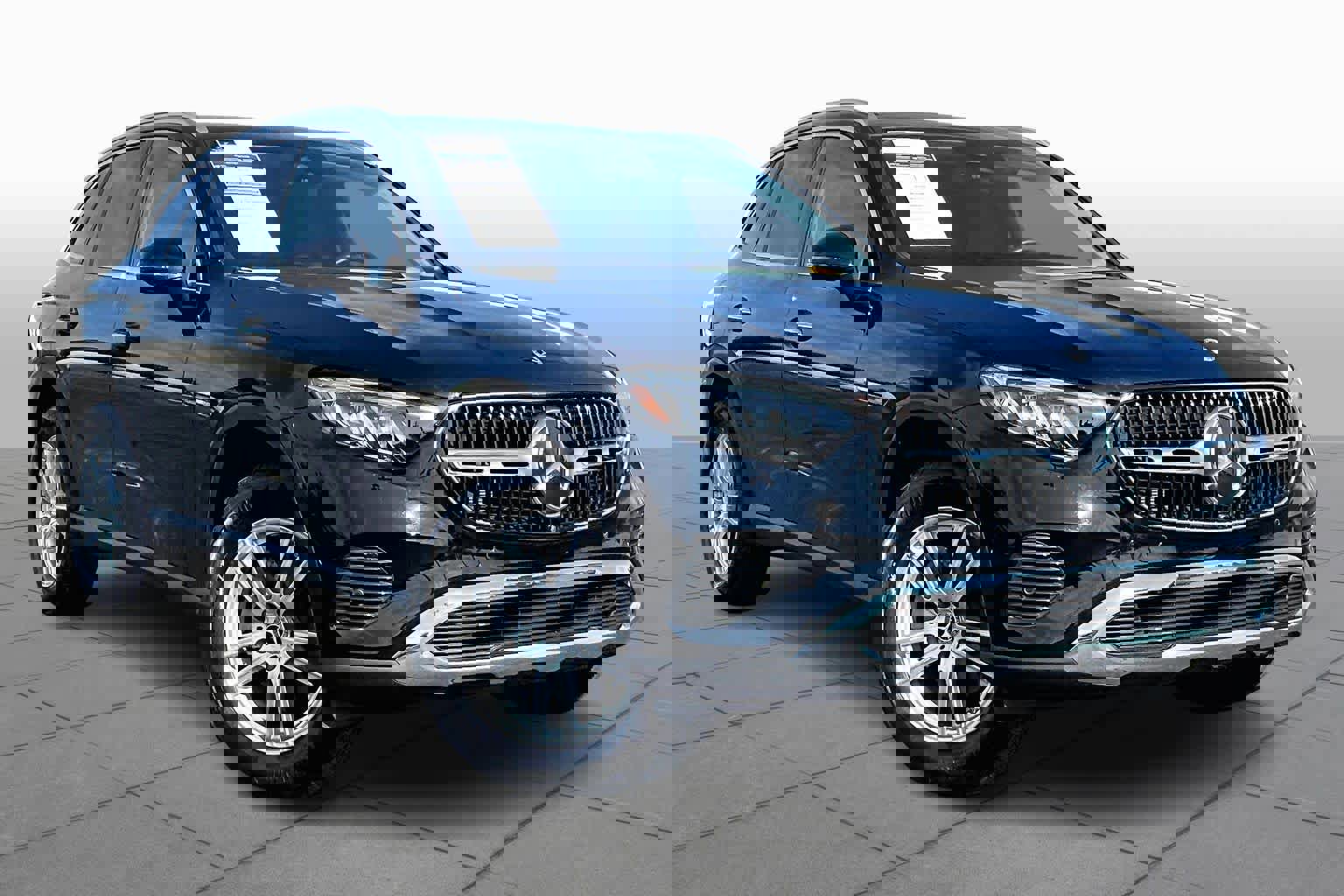 Certified 2023 Mercedes-Benz GLC 300 4MATIC image 4