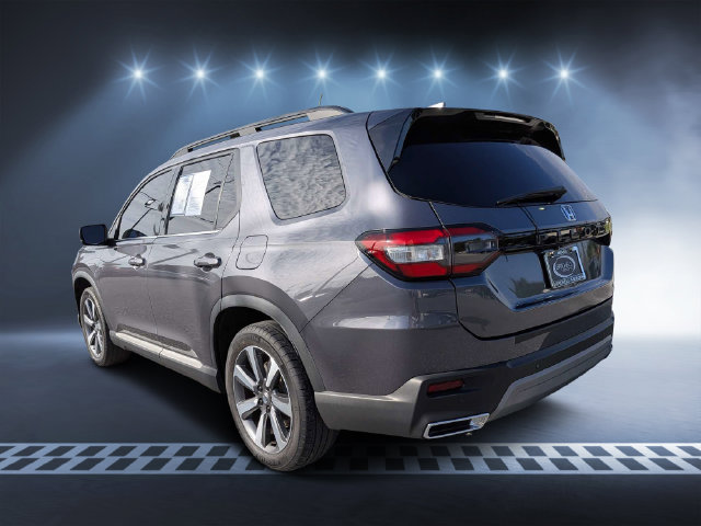 Used 2024 Honda Pilot Touring image 4