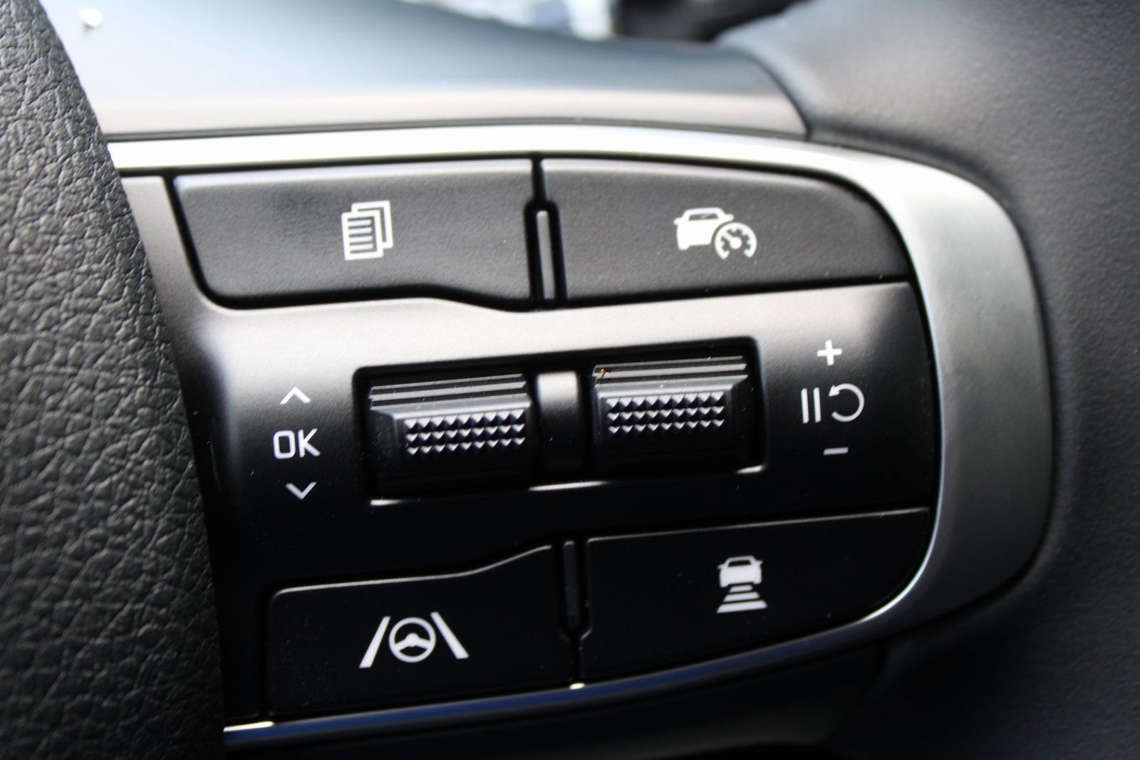 New 2026 Kia K5 EX image 31