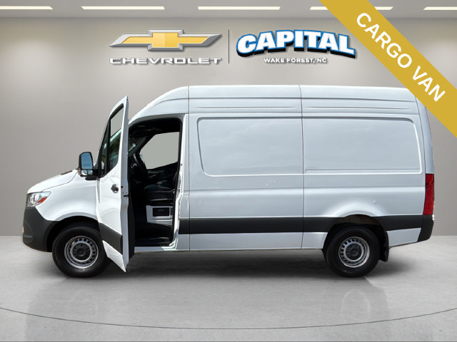 Used 2025 Mercedes-Benz Sprinter 2500 image 4