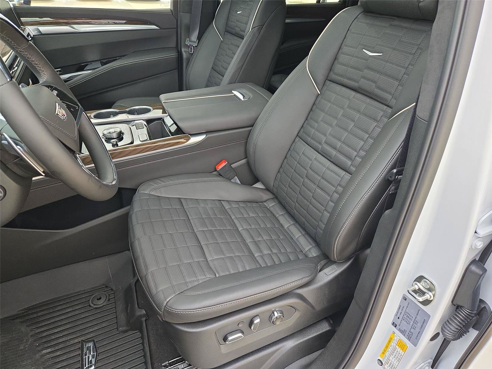 New 2026 Cadillac Escalade ESV Platinum Sport w/ LPO, ONYX Package AWD/4WD image 11
