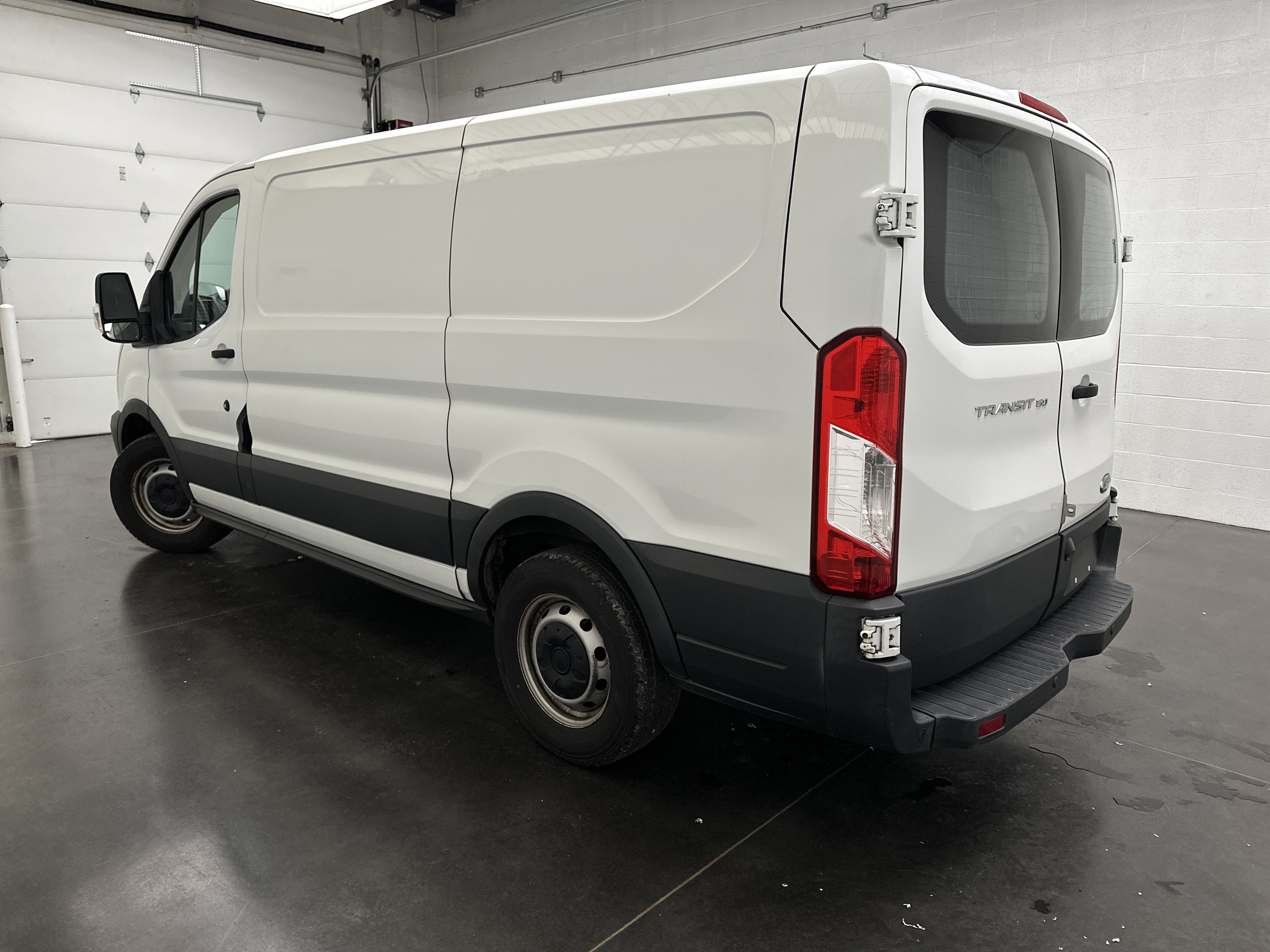 Used 2015 Ford Transit 150 130 Low Roof RWD image 6