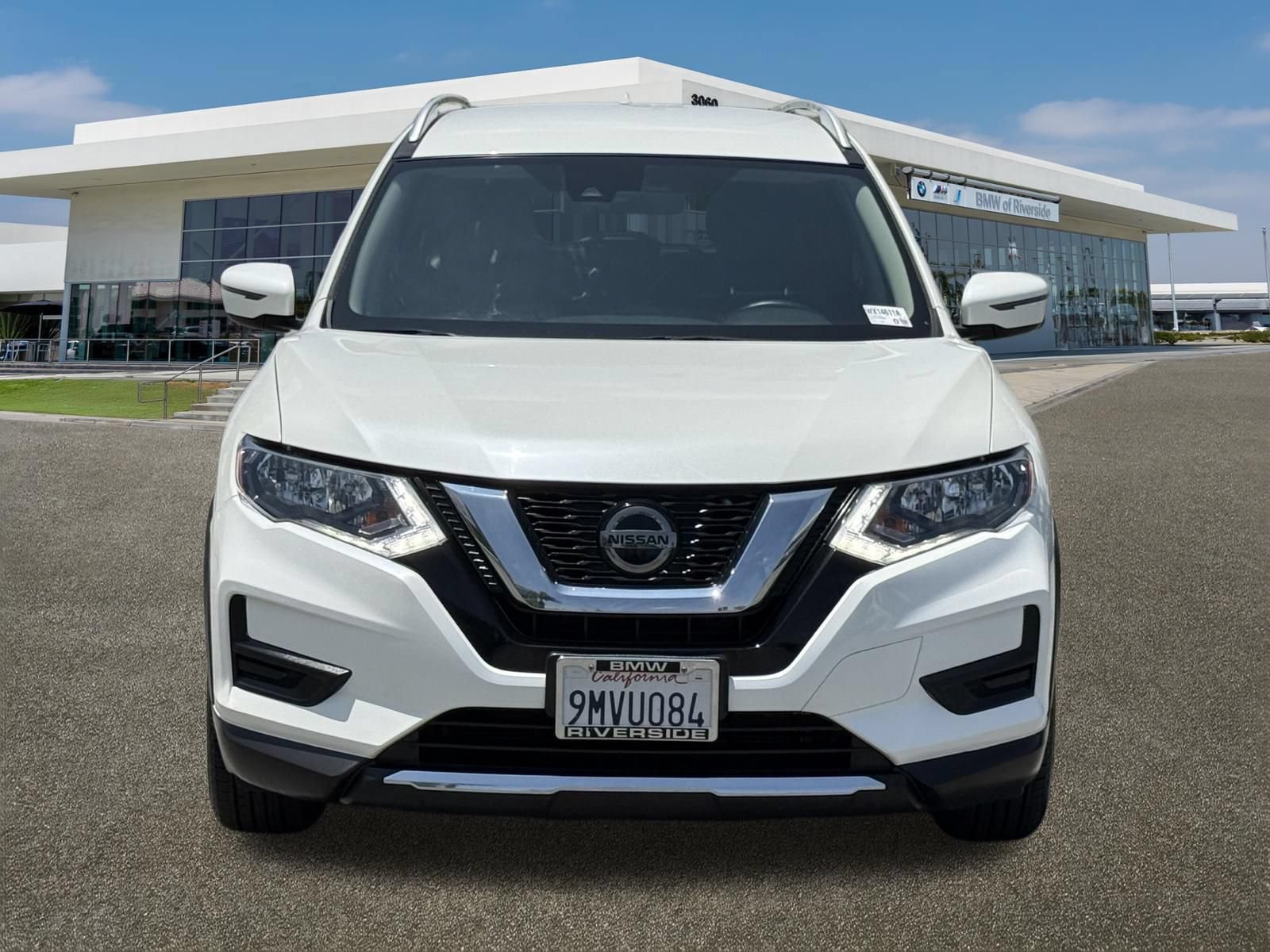 Used 2020 Nissan Rogue SV FWD image 3