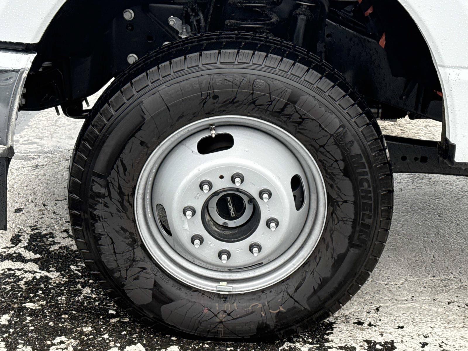 New 2026 Ford F350 XL w/ XL Chrome Package AWD/4WD image 9
