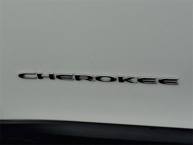 Used 2019 Jeep Cherokee Limited image 31