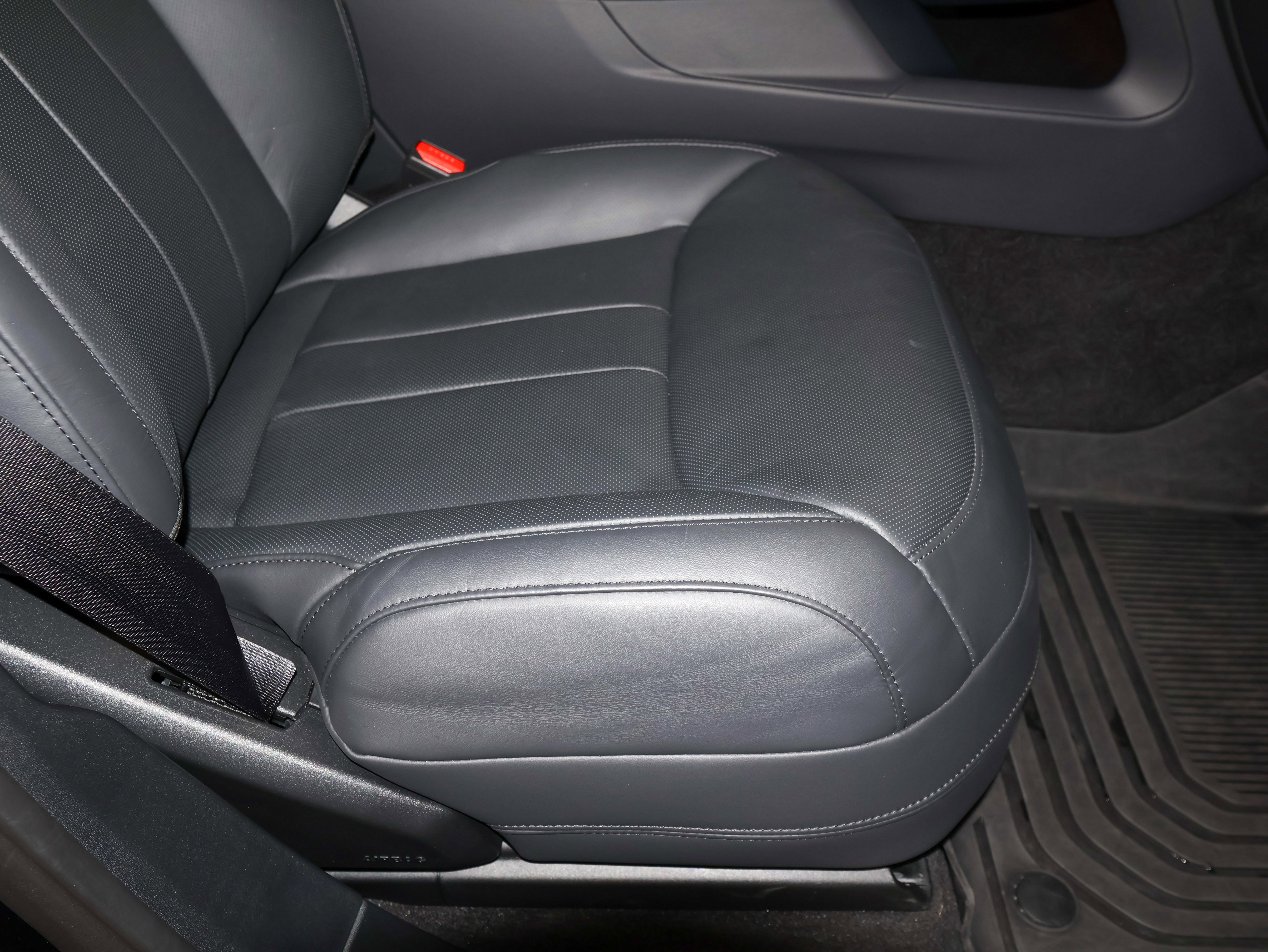 Used 2025 Land Rover Range Rover Sport Dynamic SE image 57