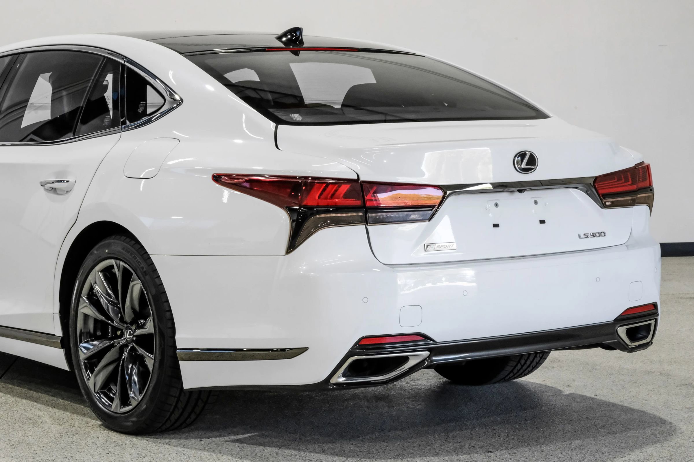 Used 2021 Lexus LS 500 F Sport w/ Accessory Package (Z2) image 14