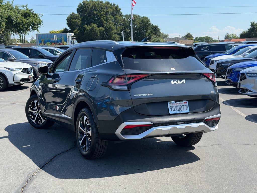 Used 2023 Kia Sportage EX AWD/4WD image 9