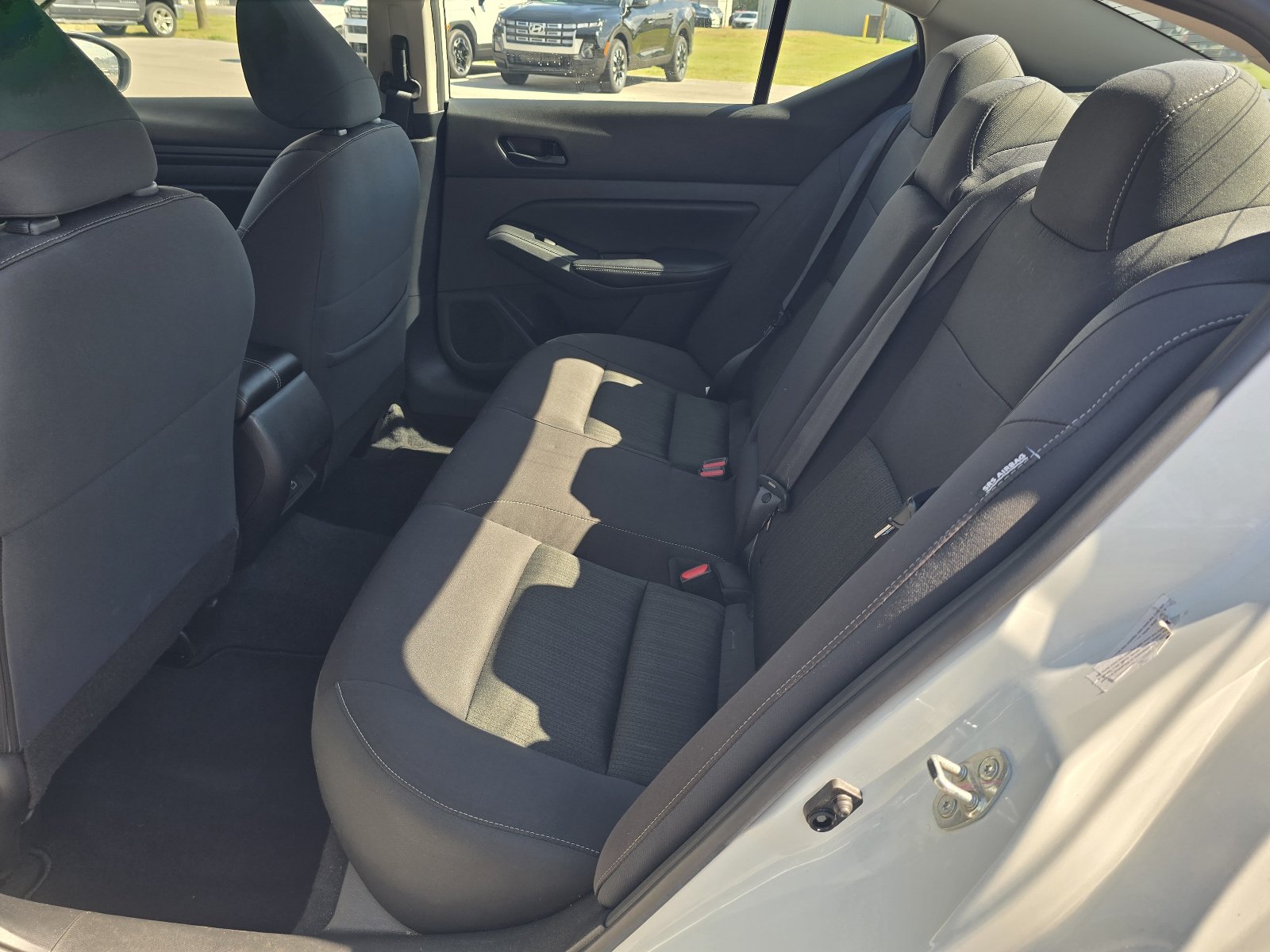 Used 2025 Nissan Altima 2.5 SV FWD image 11