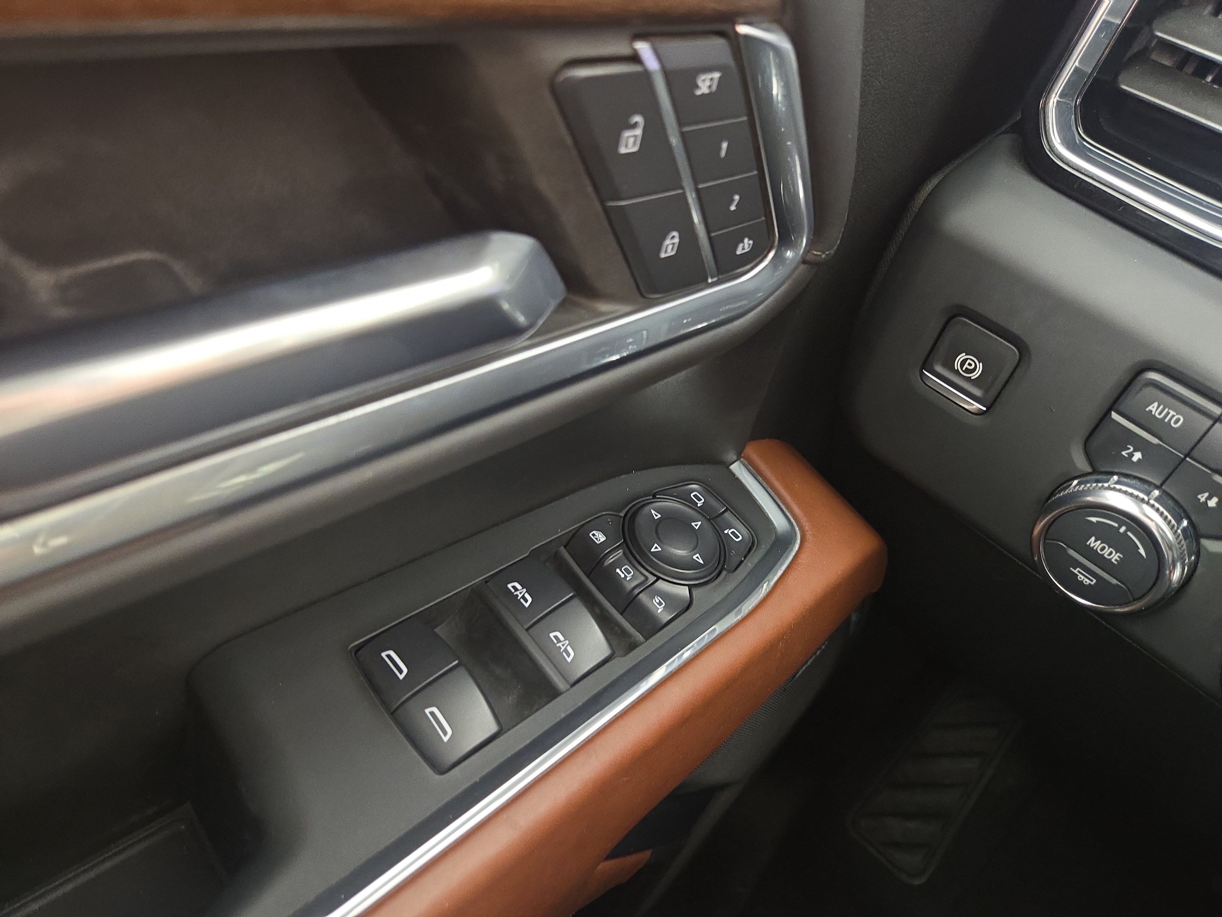 Certified 2024 GMC Sierra 2500 Denali Ultimate AWD/4WD image 31