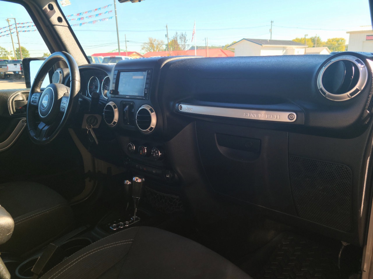 Used 2018 Jeep Wrangler Unlimited Sahara w/ Dual Top Group image 18