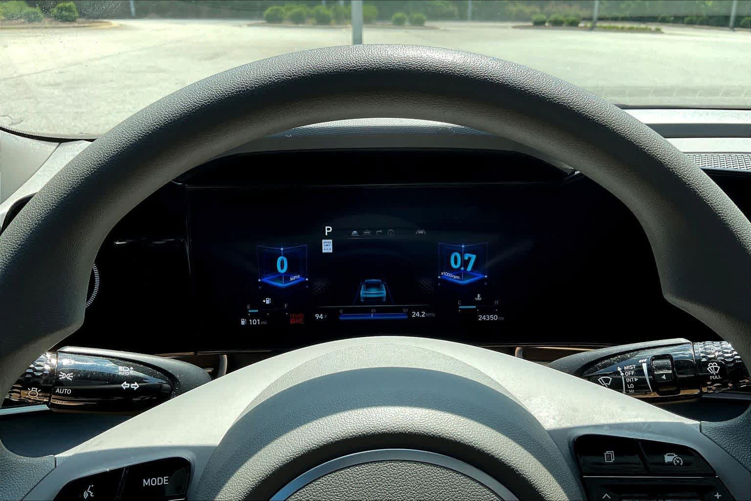 Used 2024 Hyundai Elantra SEL FWD image 25