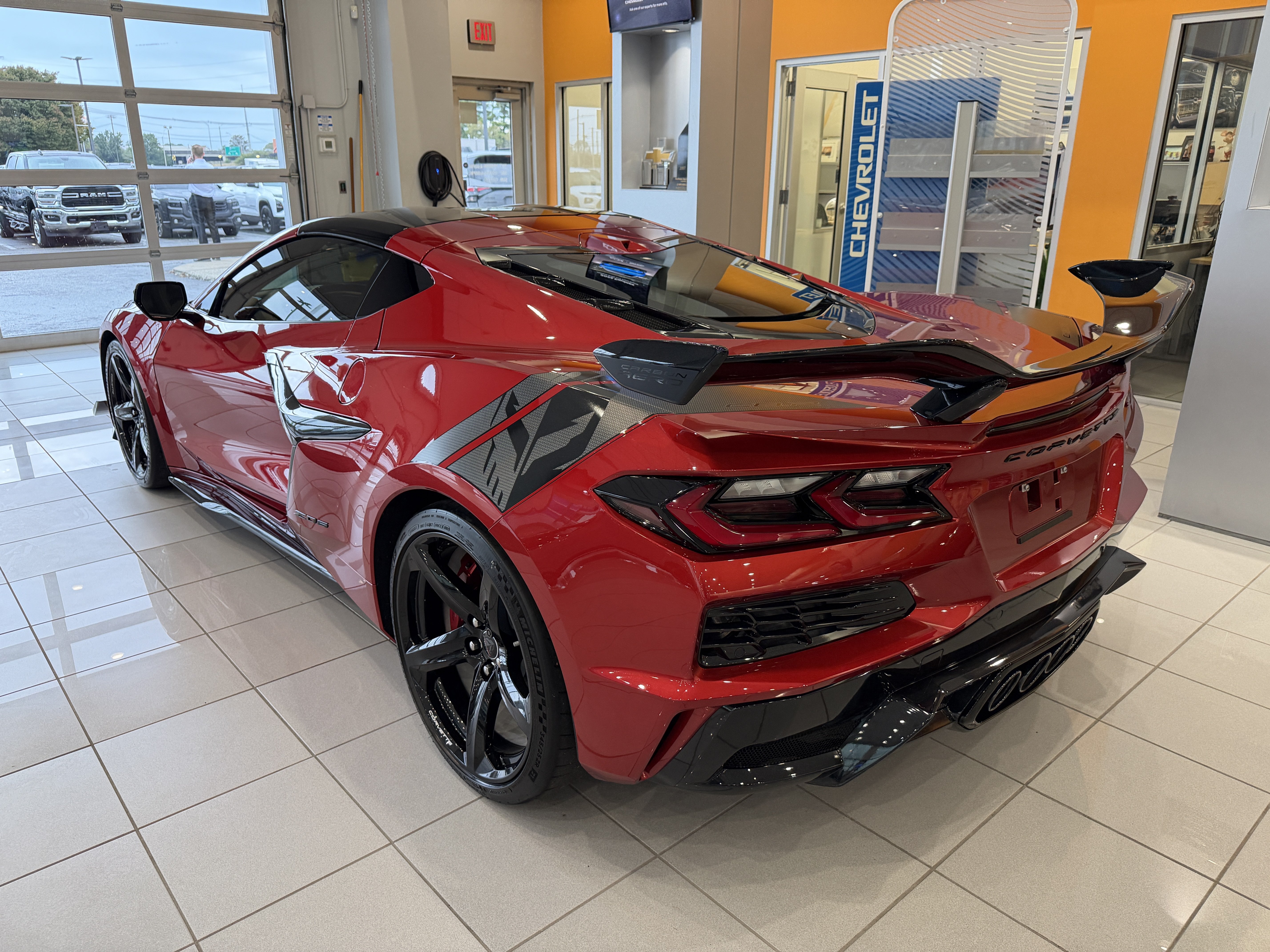 Used 2024 Chevrolet Corvette Z06 w/ Z07 Performance Package RWD image 5