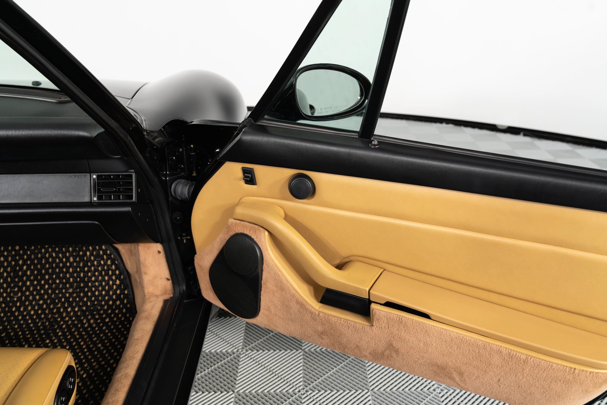Used 1996 Porsche 911 Carrera RWD image 30