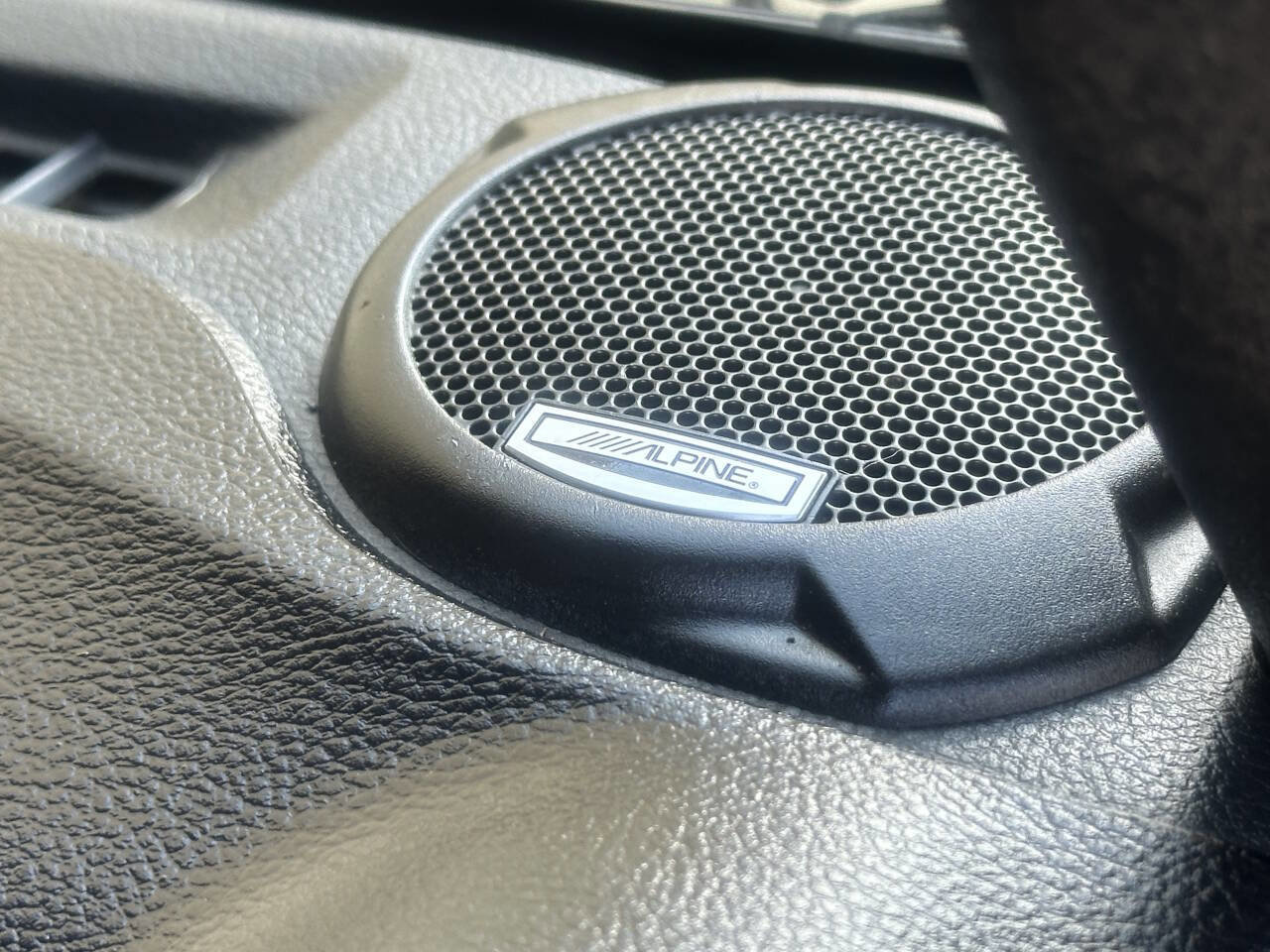 Used 2017 Jeep Wrangler Unlimited Rubicon image 35