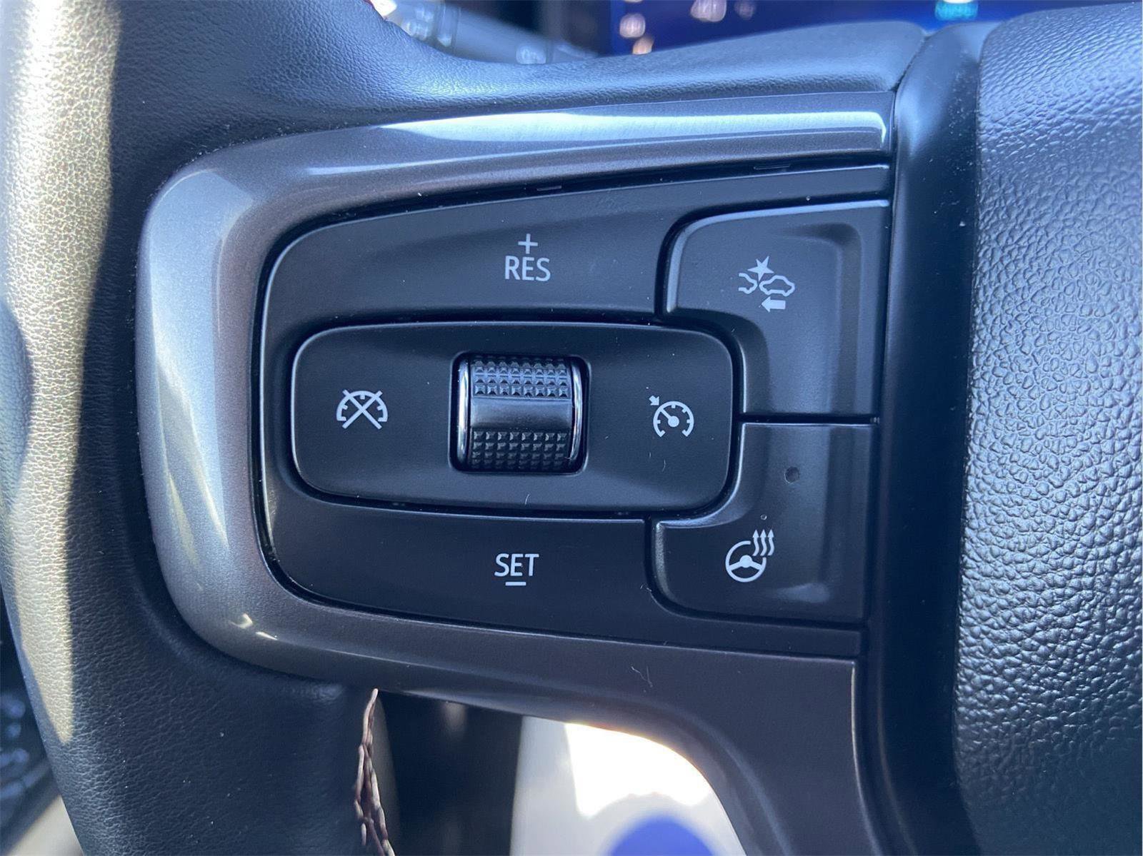 Used 2023 Chevrolet Suburban RST w/ Luxury Package AWD/4WD image 23