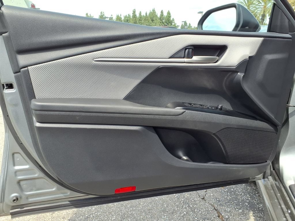 Used 2025 Toyota Camry SE w/ Convenience Package FWD image 20
