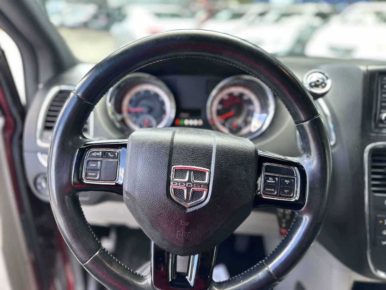 Used 2018 Dodge Grand Caravan SXT FWD image 13