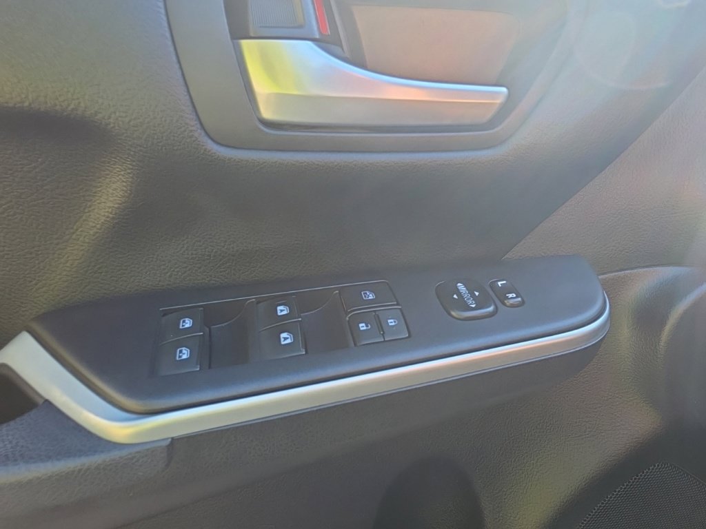 Used 2015 Toyota Camry SE w/ Moonroof Package FWD image 14